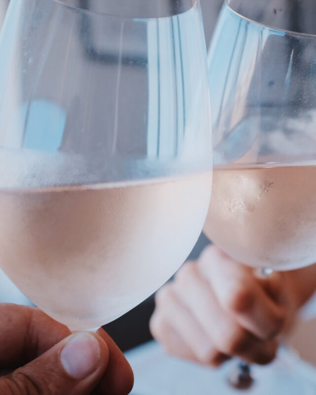 Deux verres de vin rosé